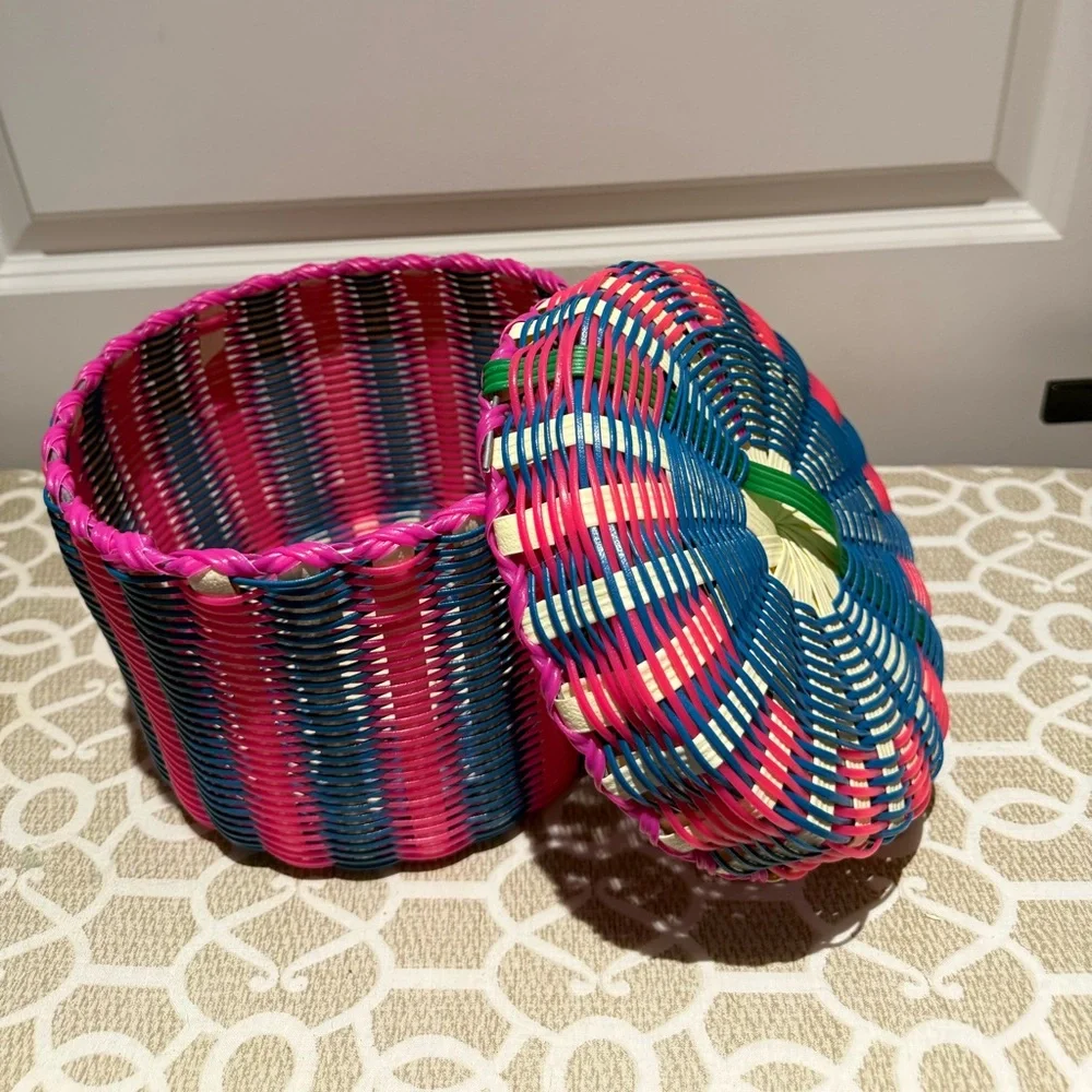 Plastic woven basket round 'catch all' with lid ~ multicolor stripes